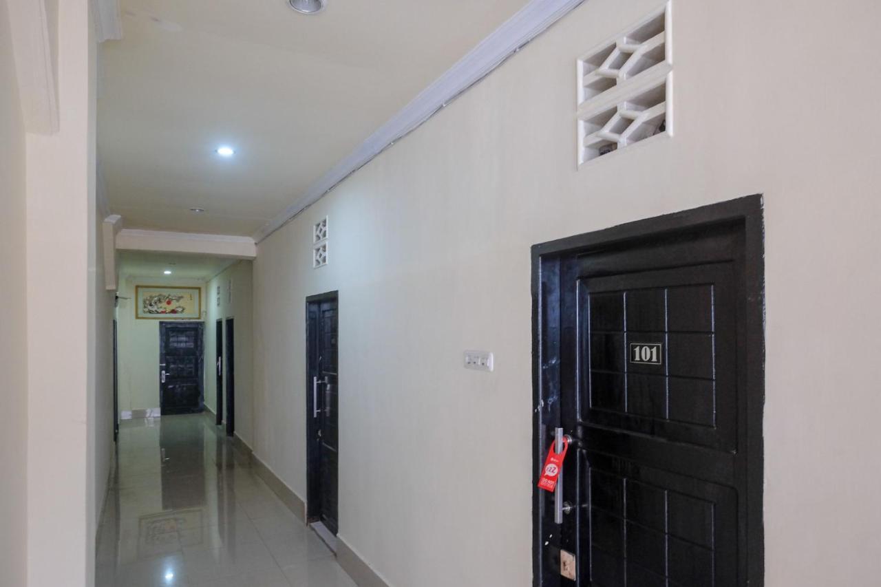 Reddoorz At Hotel Rich Parepare Near Pantai Mattirotasi Εξωτερικό φωτογραφία