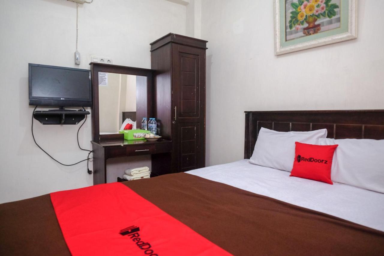 Reddoorz At Hotel Rich Parepare Near Pantai Mattirotasi Εξωτερικό φωτογραφία