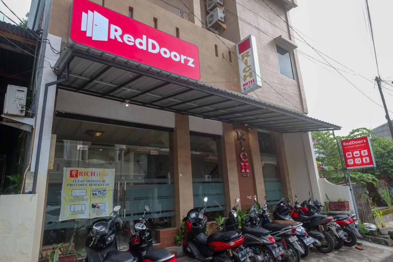 Reddoorz At Hotel Rich Parepare Near Pantai Mattirotasi Εξωτερικό φωτογραφία