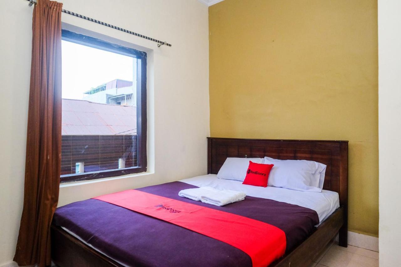 Reddoorz At Hotel Rich Parepare Near Pantai Mattirotasi Εξωτερικό φωτογραφία