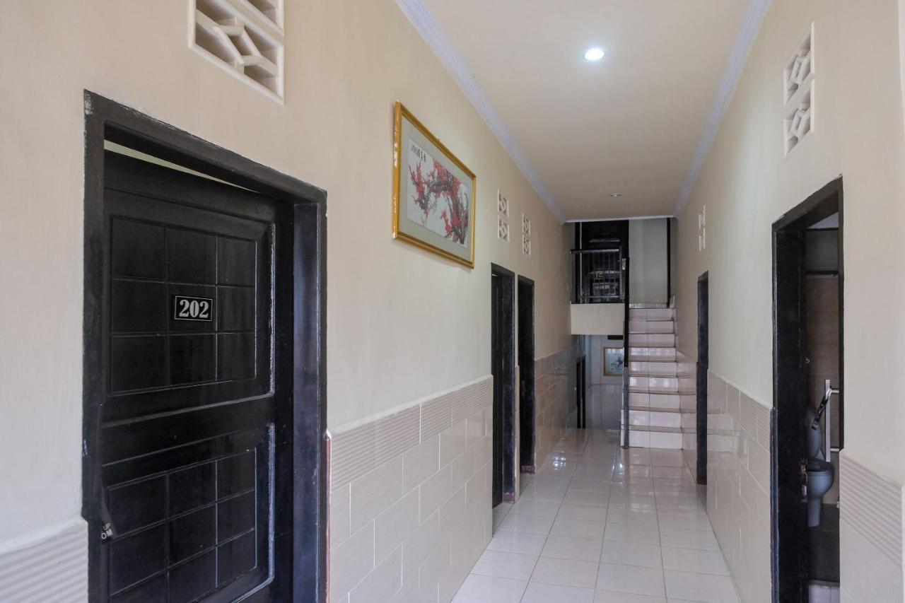 Reddoorz At Hotel Rich Parepare Near Pantai Mattirotasi Εξωτερικό φωτογραφία