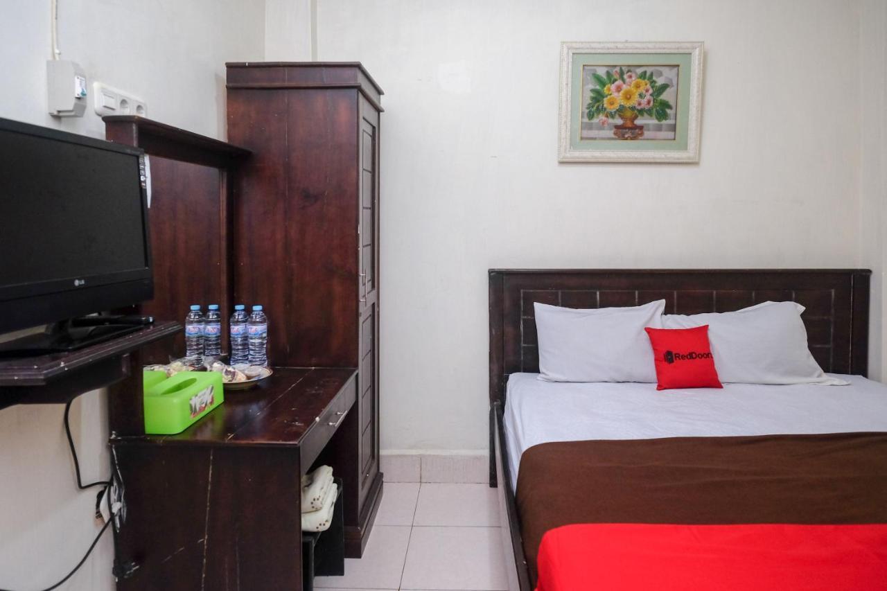 Reddoorz At Hotel Rich Parepare Near Pantai Mattirotasi Εξωτερικό φωτογραφία