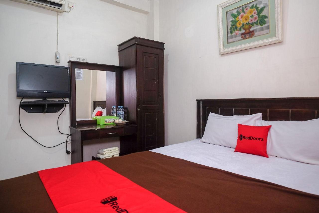 Reddoorz At Hotel Rich Parepare Near Pantai Mattirotasi Εξωτερικό φωτογραφία