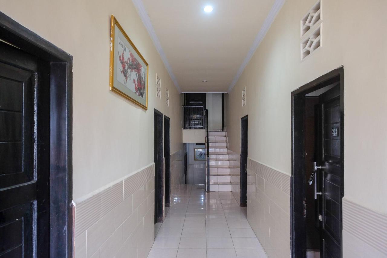 Reddoorz At Hotel Rich Parepare Near Pantai Mattirotasi Εξωτερικό φωτογραφία