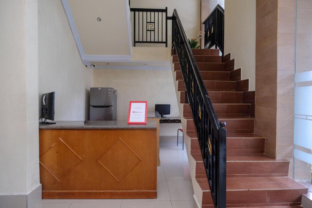 Reddoorz At Hotel Rich Parepare Near Pantai Mattirotasi Εξωτερικό φωτογραφία
