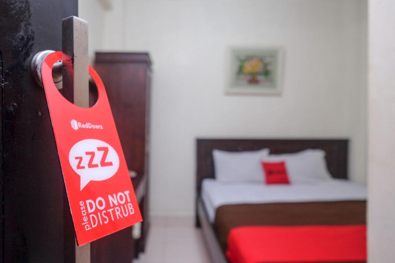 Reddoorz At Hotel Rich Parepare Near Pantai Mattirotasi Εξωτερικό φωτογραφία