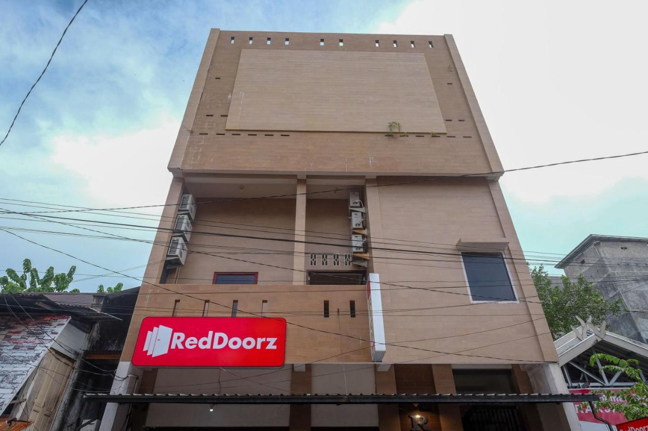Reddoorz At Hotel Rich Parepare Near Pantai Mattirotasi Εξωτερικό φωτογραφία