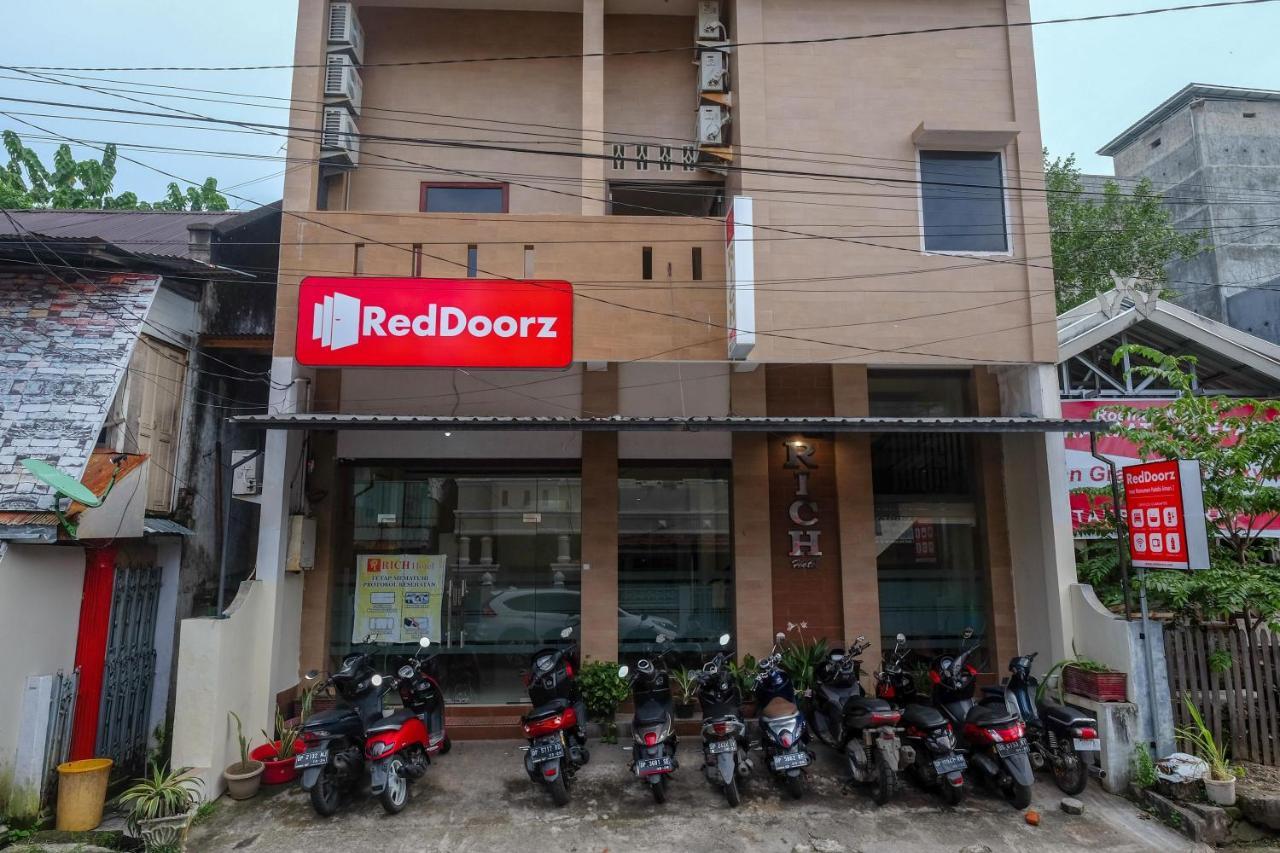 Reddoorz At Hotel Rich Parepare Near Pantai Mattirotasi Εξωτερικό φωτογραφία